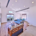 3 House *