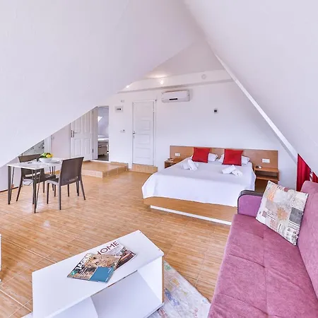 Apartment 3 House