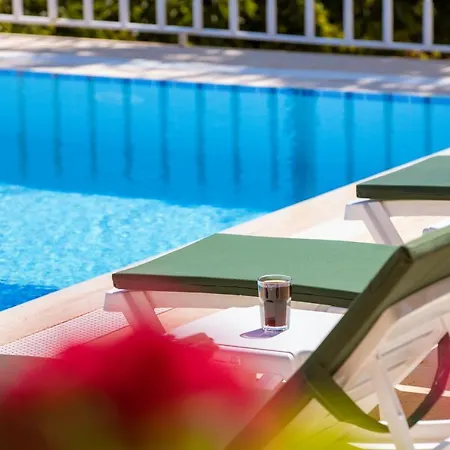 3 House Apartment Kas